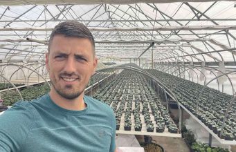 Veljko Čulić, najbolji mladi agropreduzetnik: Od djetinjstva posvećen biljkama Veljko Čulić, najbolji mladi agropreduzetnik: Od djetinjstva posvećen biljkama